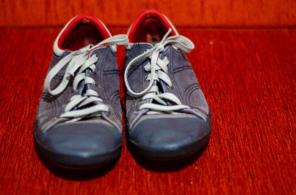 Old Grey Sport Shoes Fashion Gym — Stock Photo, Image