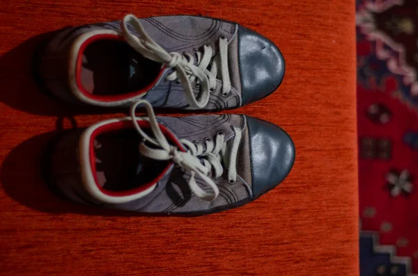 Eski Gri Spor Ayakkabıları, Moda, GYM