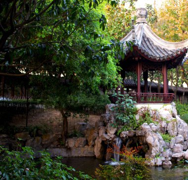 Parktaki Japon bahçesi.