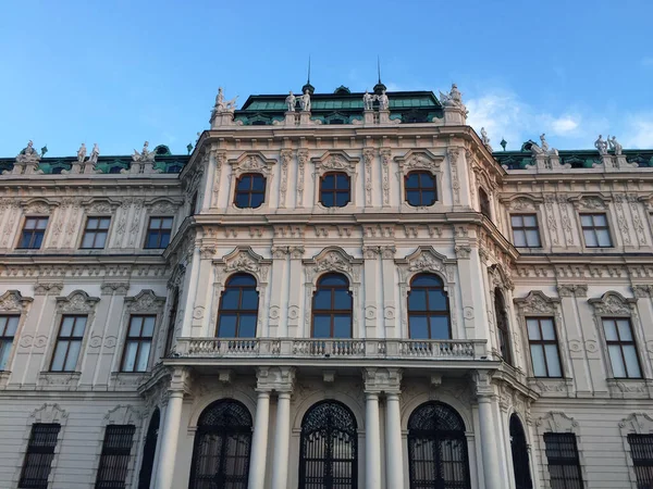 Historická Budova Barokní Paláce Horní Belvedere Při Západu Slunce Vídni — Stock fotografie