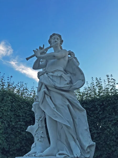 Statua Una Persona Nel Giardino Belvedere Vienna Austria — Foto Stock