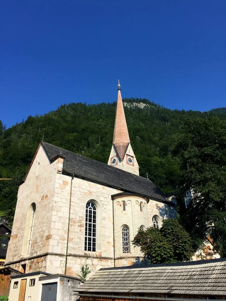 奥地利哈尔斯塔特镇的教堂 — 图库照片