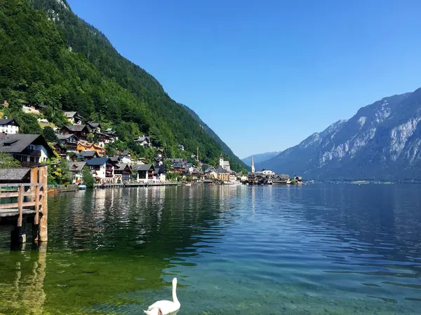 Vista Cidade Com Colina Perto Lago Hallstatt Alta Áustria — Fotografia de Stock