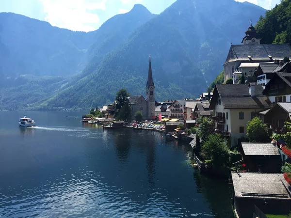 Hallstatt Merkezi, Yukarı Avusturya 'daki Hallstatt Sahili yakınlarında.