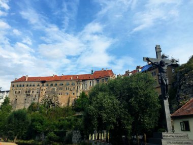 Çek Cumhuriyeti 'ndeki Cesky Krumlov şatosunun manzarası