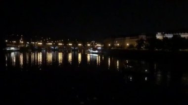 İsviçre, Lucerne 'deki şehir ve nehir manzarası