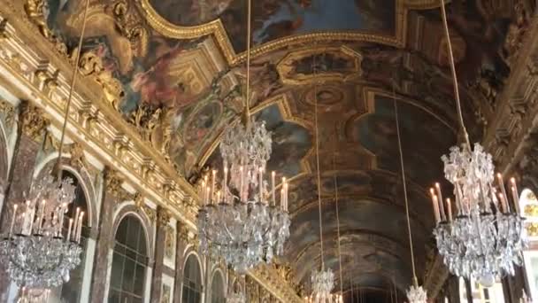 Versailles, France - 24 / 07 / 2019 : Galerie des Glaces au Château de Versailles — Video