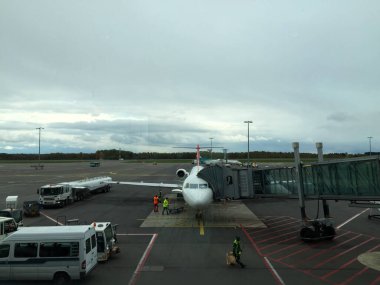 Uçak Lüksemburg havaalanına iniyor.