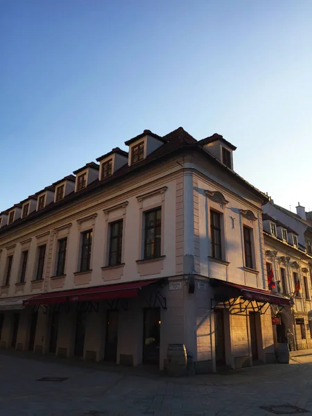 Улица Старом Городе Братислава Словакия — стоковое фото