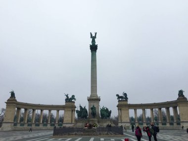 Budapeşte Macaristan 'daki Kahramanlar Meydanı