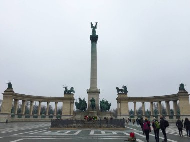 Budapeşte Macaristan 'daki Kahramanlar Meydanı