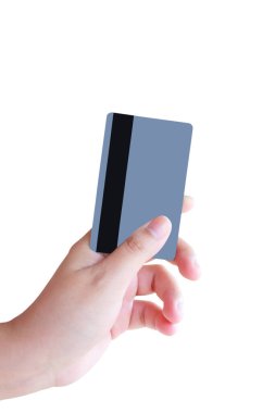 Beyaz arka planda kredi kartı tutan bir kadın.