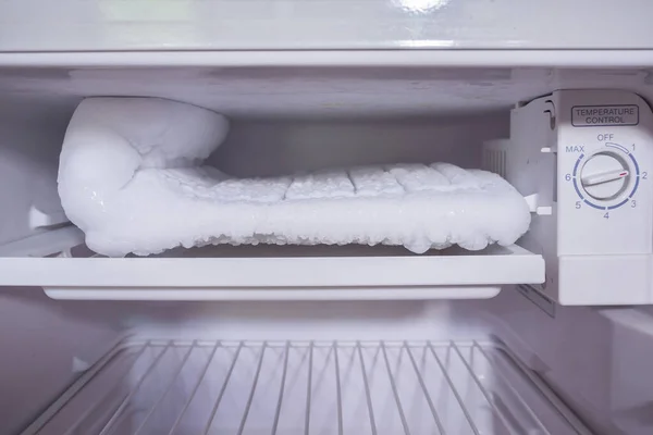 Заморожене Накопичення Льоду Морозильній Камері Холодильника — стокове фото