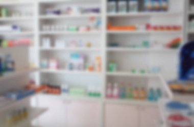 Eczanedeki bazı ilaç raflarını bulanıklaştır