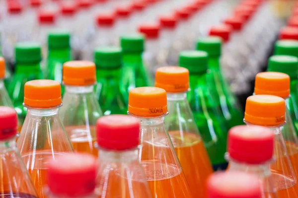 Пластикові Пляшки Фоном Безалкогольних Напоїв — стокове фото