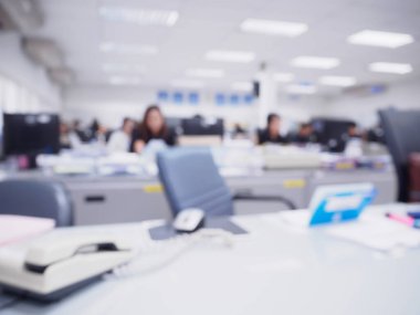 Ofis, masabaşında çalışanların geçmişlerini bulanıklaştırdı