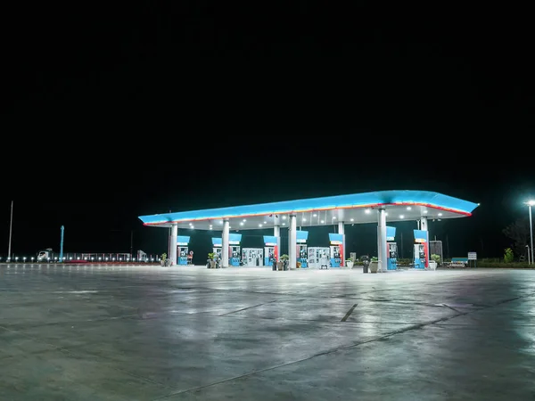 Benzinestation Nachts — Stockfoto