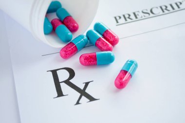 ilaç hapları reçete formunda