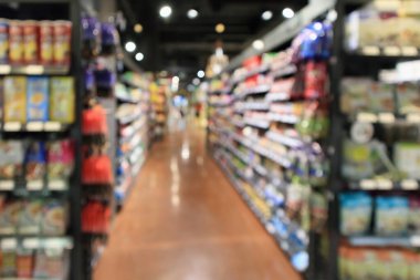 Soyut bulanık süpermarket koridoru Odaklanamayan arkaplan