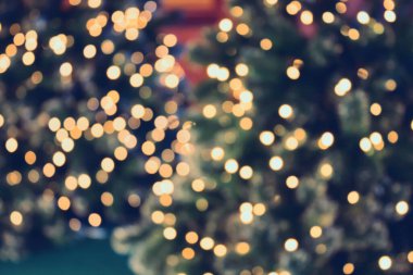 Bokeh ışıklandırmalı Noel ağacı