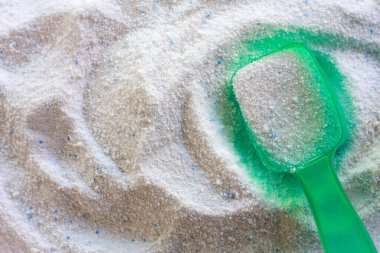 Çamaşır makinesi için deterjan.