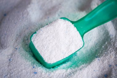 Çamaşır makinesi için deterjan.