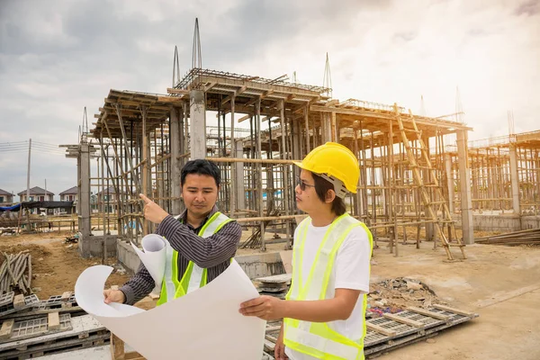 Hombre Negocios Asiático Gerente Construcción Trabajador Ingeniería Casco Protección Tienen — Foto de Stock
