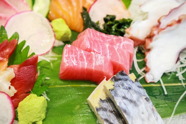 Tuna Slice Salmon Saba Tako Hokkigai Sashimi Set Bamboo Leaves — Stock Photo, Image