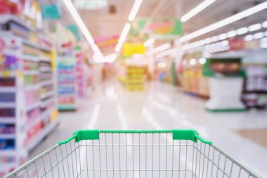 Süpermarket soyut bulanık arkaplan alışveriş arabası ile