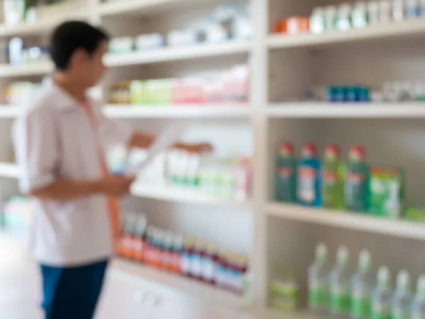 Розмитий Образ Фармацевта Який Приймає Ліки Полиці Аптеці — стокове фото