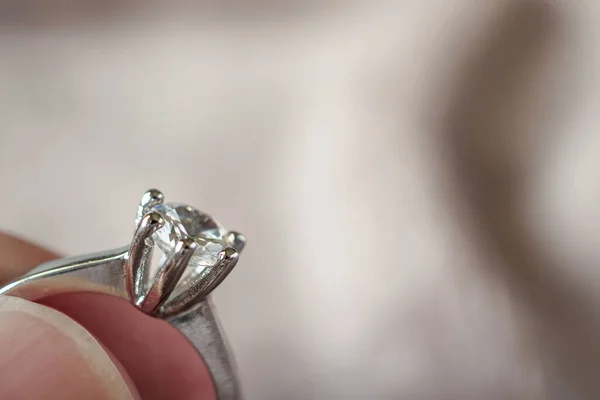 Kézi Ékszer Gyémánt Gyűrű — Stock Fotó