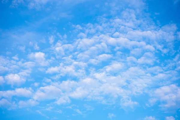 Céu Azul Com Nuvens Natureza Fundo Abstrato — Fotografia de Stock
