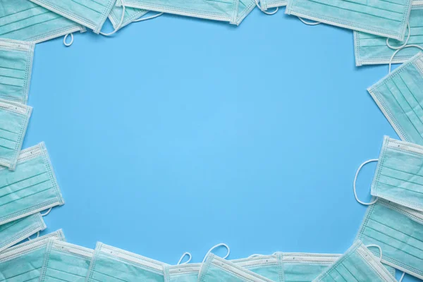 Covid 코로나 바이러스로부터 파란색 마스크를 공간이 — 스톡 사진