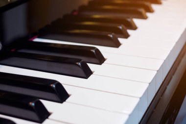 Piyano klavye arkaplan müzik enstrümanı