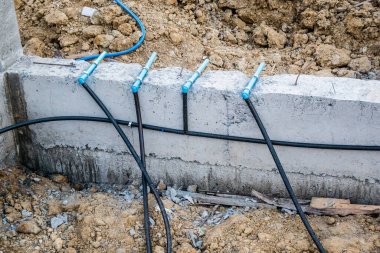 Haşere kontrol boru sistemi termit koruması için yeni ev inşa vakfına kurulur