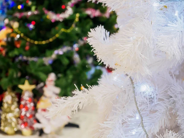 Nahaufnahme White Christmas Tree Hintergrund — Stockfoto