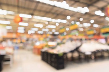 Soyut süpermarket arkaplanı bokeh ışığı ile bulanıklaştırılmış