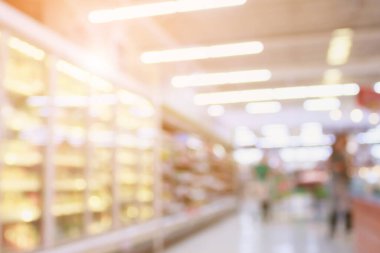 Süpermarket koridoru bulanık arkaplan