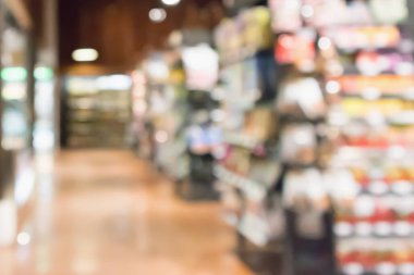 Soyut süpermarket arkaplanı bokeh ışığı ile bulanıklaştırılmış