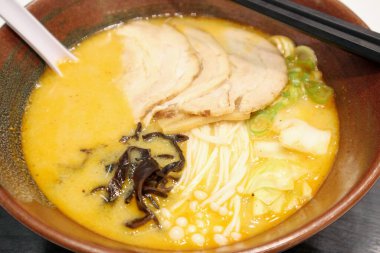 Japon eriştesi yakın plan.