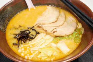 Japon eriştesi yakın plan.