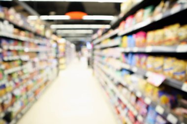 Soyut bulanık süpermarket koridoru Odaklanamayan arkaplan
