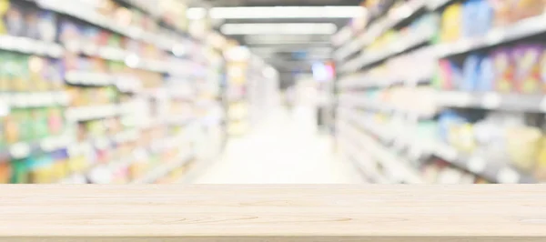 Tampo Mesa Madeira Com Fundo Corredor Supermercado Para Exposição Produto — Fotografia de Stock