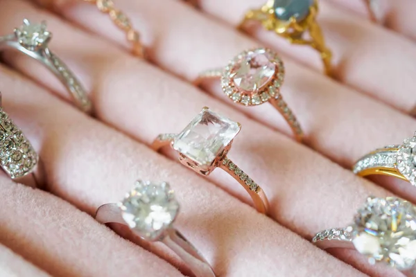 Anéis Diamantes Jóias Ouro Caixa — Fotografia de Stock