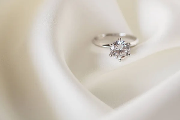 Šperky Svatební Diamantový Prsten Zblízka — Stock fotografie