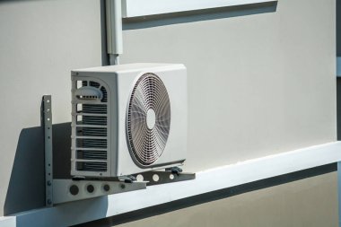 Havalandırma ünitesi kompresörü evin dışına yerleştirildi.