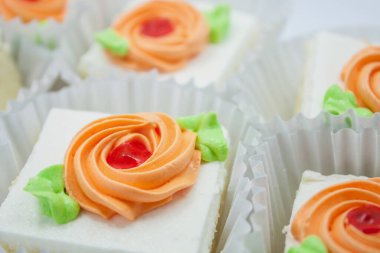 Renkli pastalar kapayın