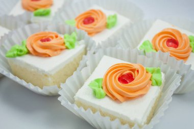 Renkli pastalar kapayın