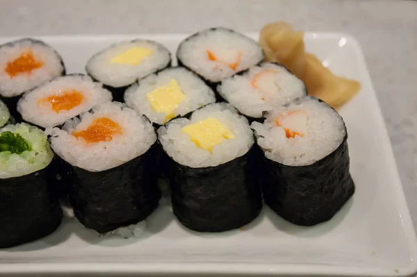 Sushi Gulung Piring — Stok Foto