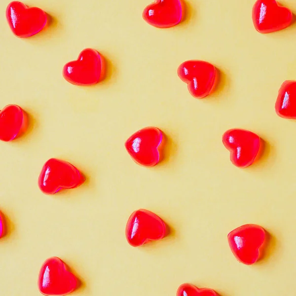 Fondo Del Día San Valentín Con Caramelos Forma Corazón Rojo — Foto de Stock